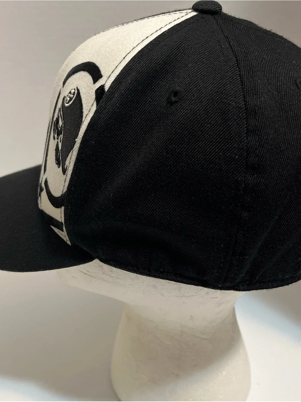 METAL MULISHA Baseball Cap Mens 7 1/4 7 5/8 Black White Skull Helmet 210 Fitted